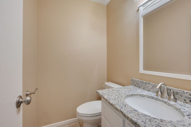Building Photo - 2533 Cross Timbers Dr