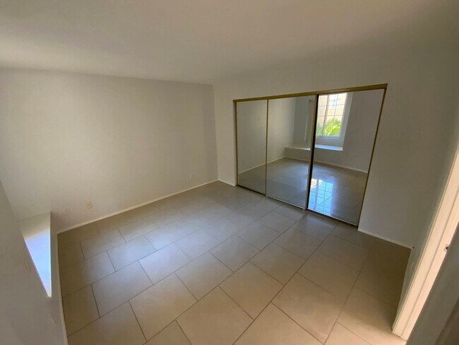 Building Photo - Resort Style 3 Bedroom Condo Located near UNLV, Airport and Strip