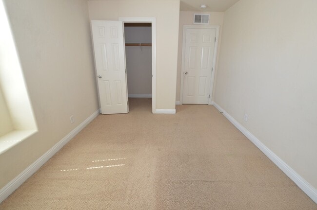 Building Photo - 126 La Tourette Ct