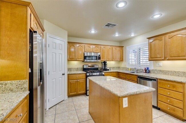 Building Photo - 5524 S Spearfish Lake Ct