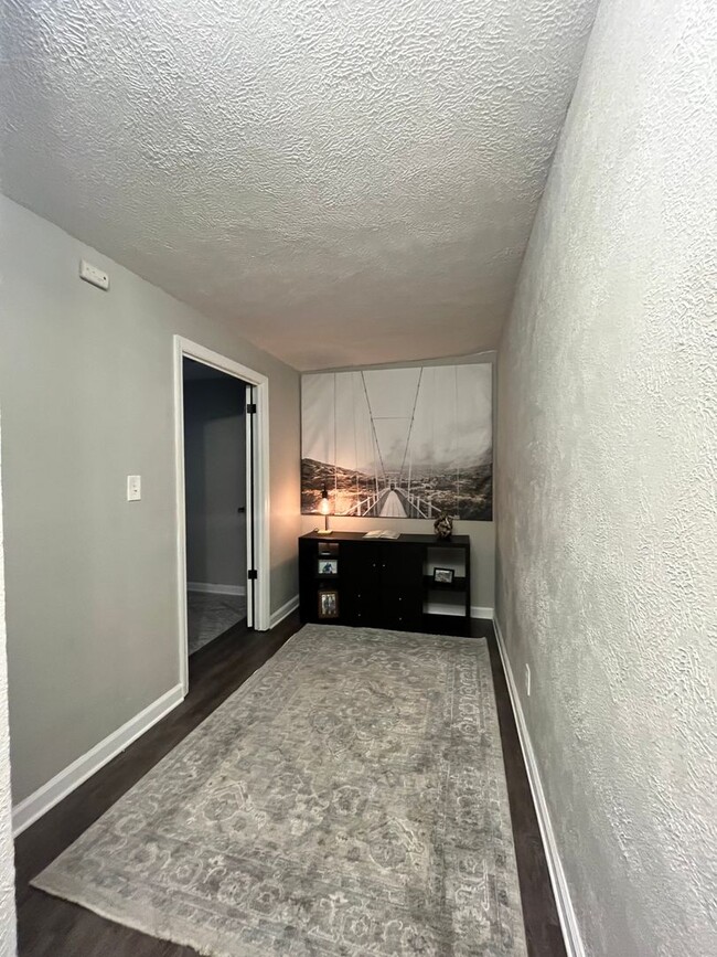 Building Photo - North Shore - 4 BR, 2 Bath with High-End K...