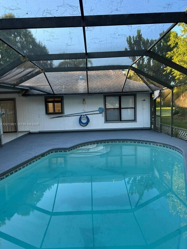 Building Photo - 7403 Winter Garden Pkwy