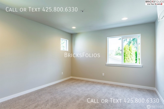 Building Photo - Welcome to Comfort and Charm in Your Monro...