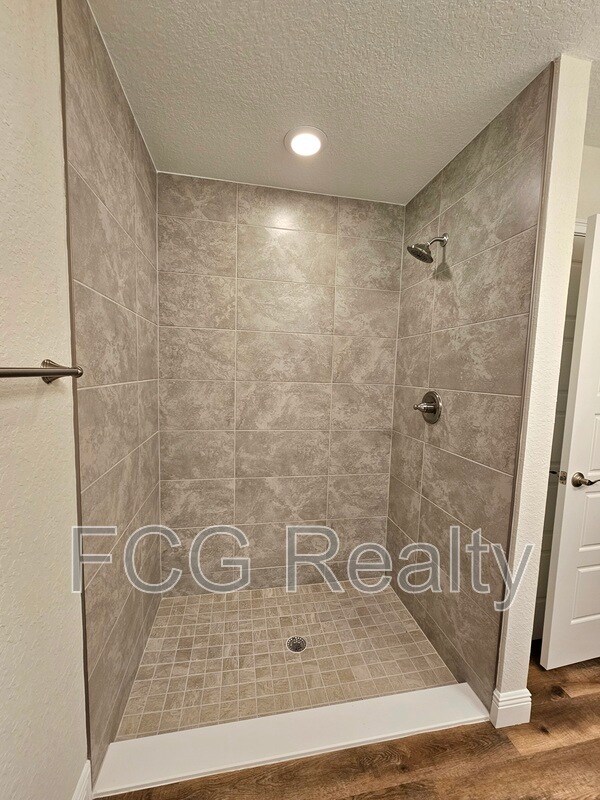 Building Photo - 661 E Vercelli Ln