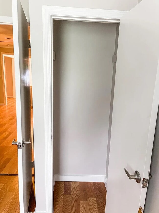 Building Photo - 59 St Johns Ave