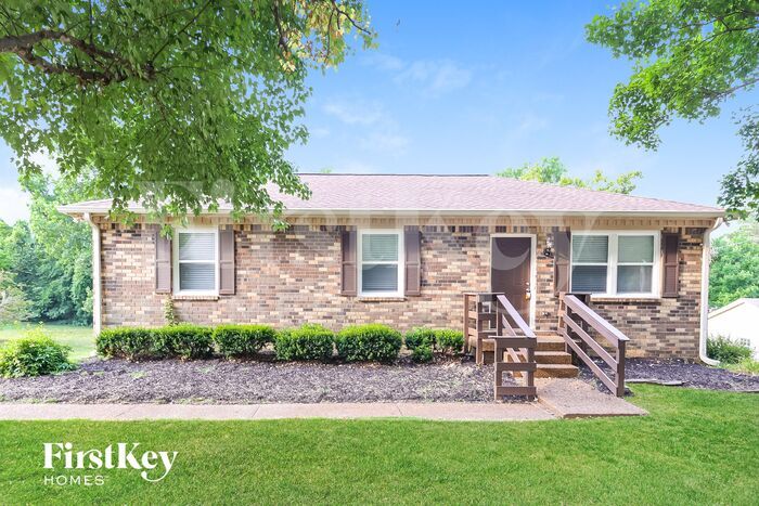 Primary Photo - 704 Berkshire Dr