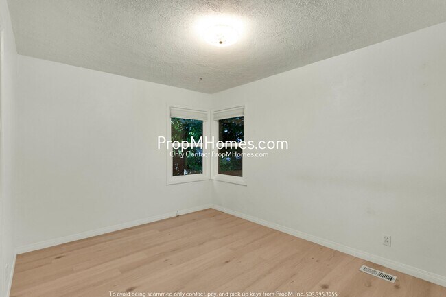 Building Photo - 776 C Ave
