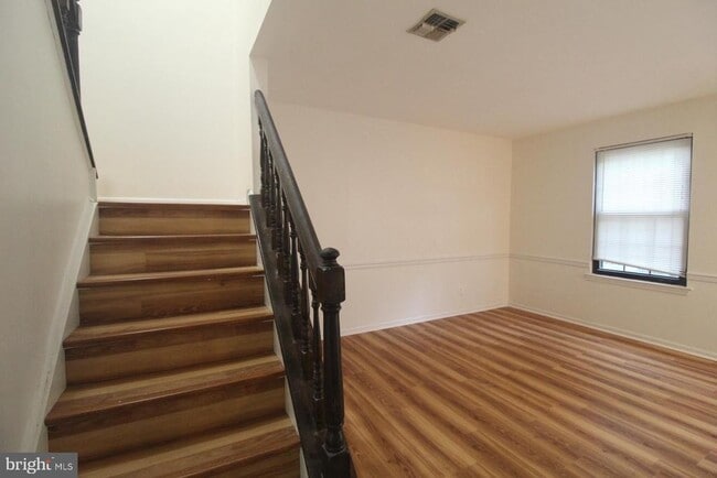 Building Photo - 19 Francis Ct