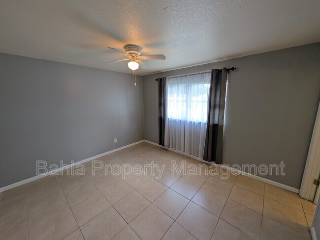 Building Photo - 1002 Kirkland Dr