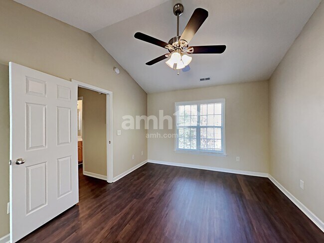 Building Photo - 116 Nightshade Ln