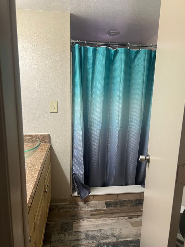 Building Photo - 2456 Sweetwater Club Cir