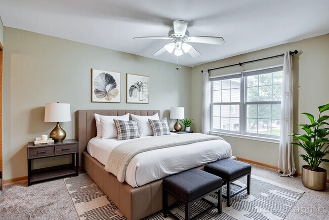 Building Photo - 2492 Dickens Dr