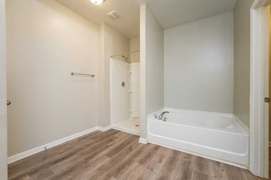 Building Photo - 3517 Mica Cir SE