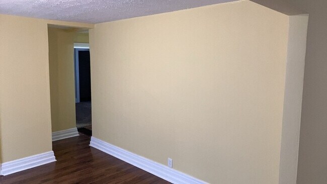 Building Photo - 908 Watervliet Ave