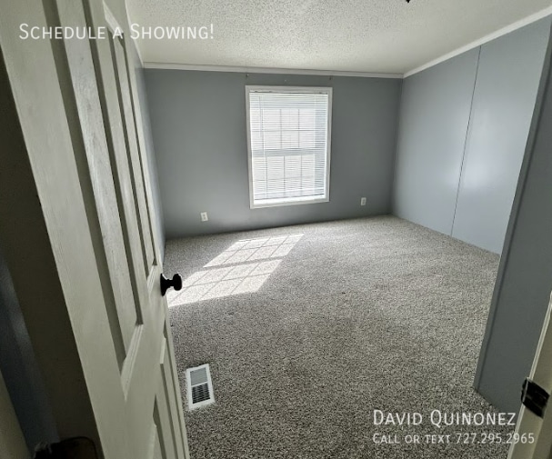 Building Photo - 3201 Iona-
