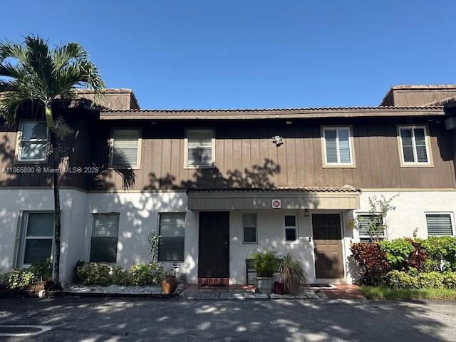 Primary Photo - 3920 Woodside Dr