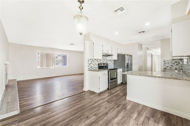 Building Photo - 4960 E Mohave Ave