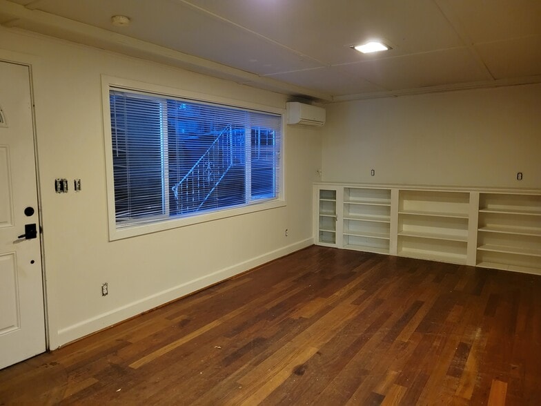 Living room - 10811 56th Ave S