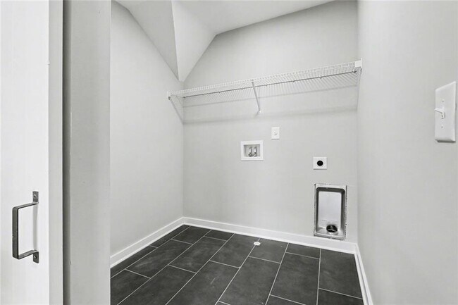 Building Photo - 3185 Tackett Rd