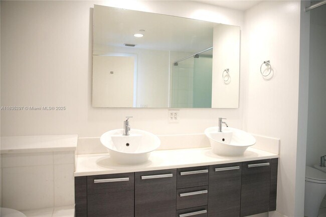 Building Photo - 2950 NE 188th St