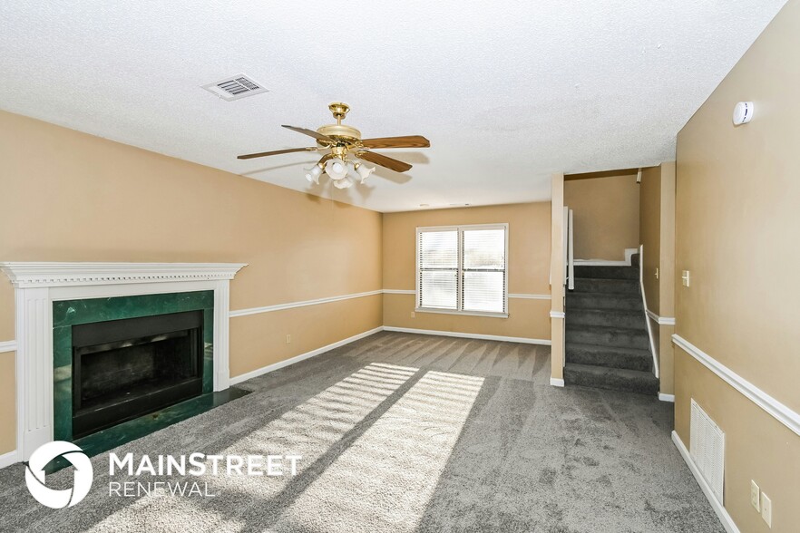 Building Photo - 5578 Kindle Creek Dr