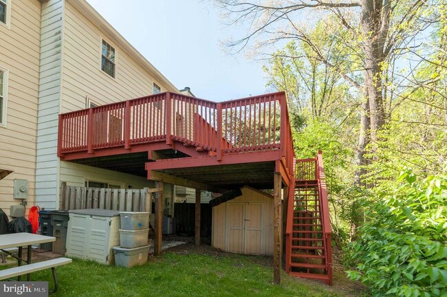 Building Photo - 5725 Walnut Wood Ln