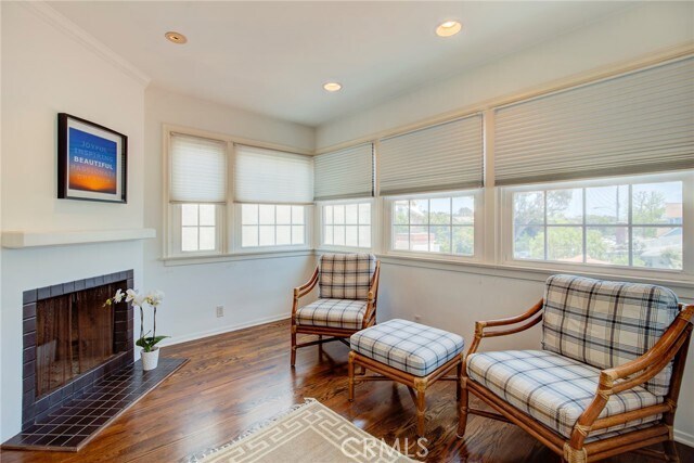 Building Photo - 333 3rd St