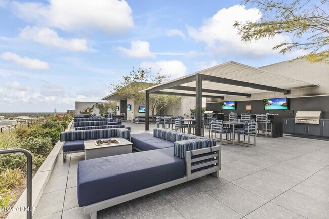 Building Photo - 7180 E Kierland Blvd