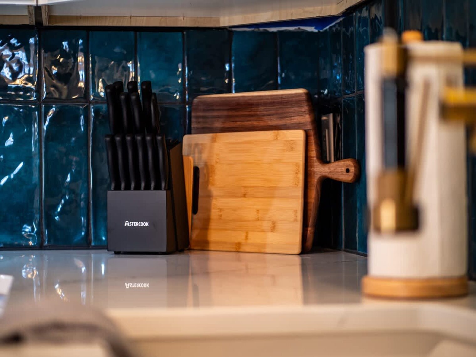 Building Photo - 676 Treeside Dr