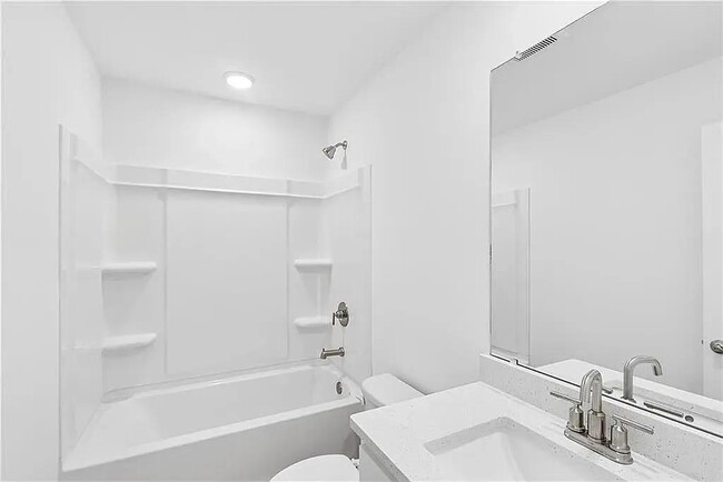 Building Photo - 178 Redbud Rd