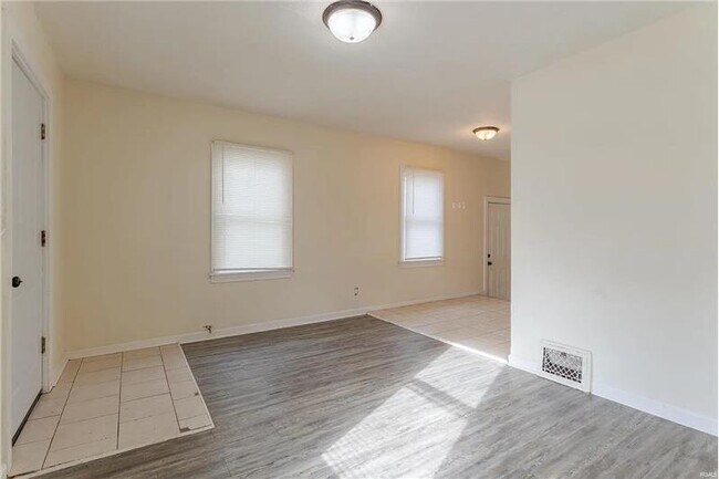 Building Photo - 836 Negley Ave