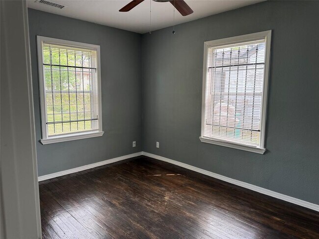 Building Photo - 3811 Florinda St