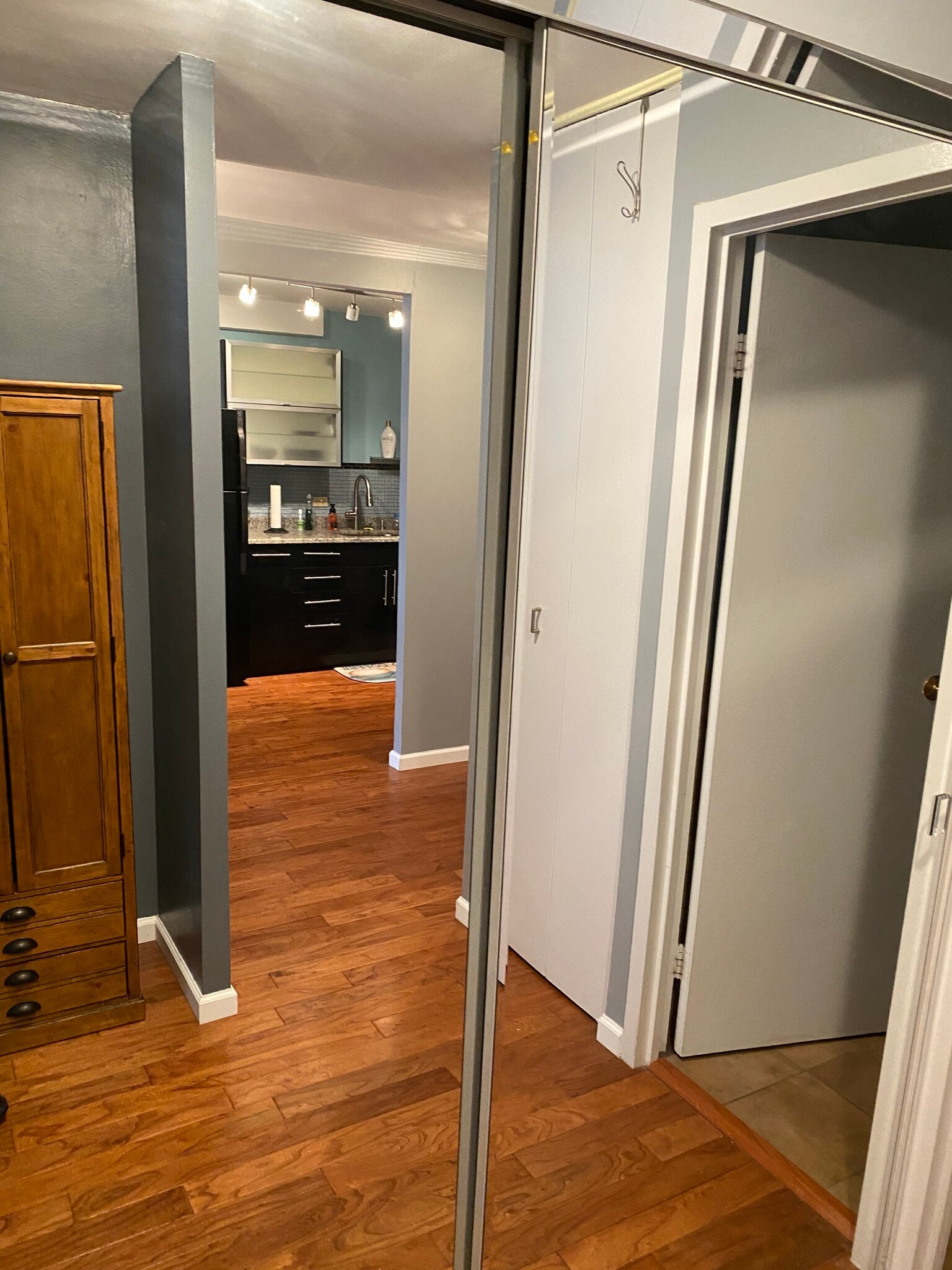 Building Photo - 400 E Randolph St