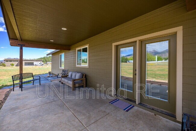 Building Photo - 10272 F.W.McClure Rd