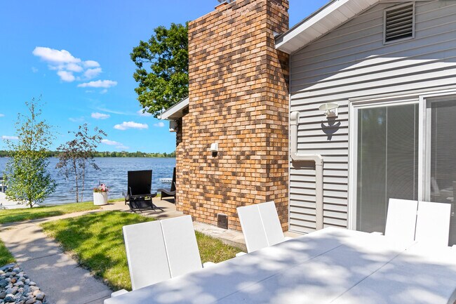 Deck with a View - 27166 Little Floyd Lake Rd