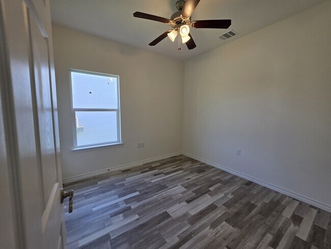 Building Photo - 4/2/2-Mardi Gras Floorplan