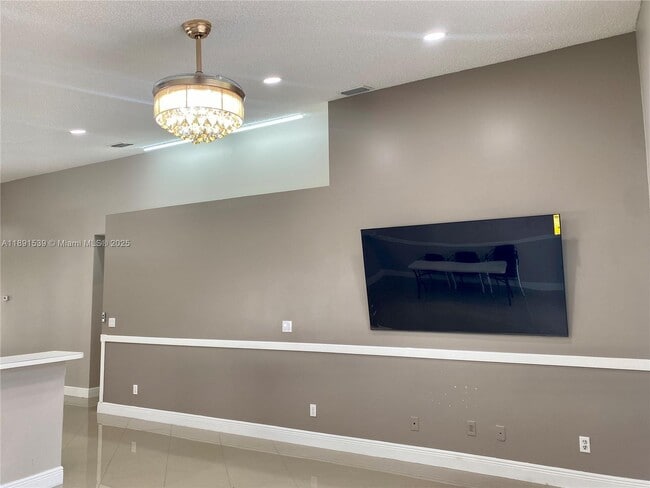 Building Photo - 405 SW 183rd Way