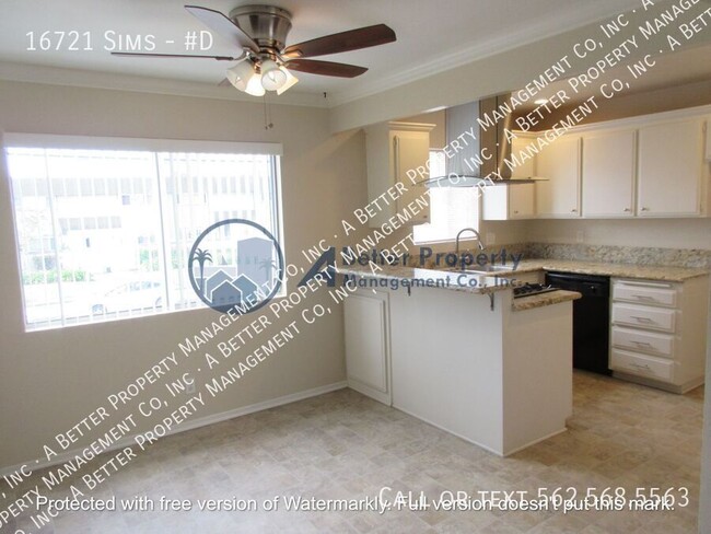 Building Photo - UPGRADED Upper Corner Bright&Sunny 2 bed w...