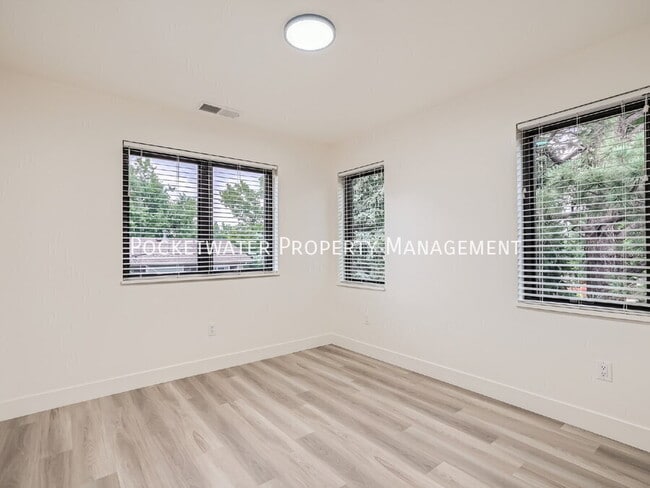 Building Photo - 3595 Darley Ave