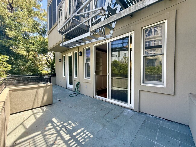 Building Photo - 3316 California St