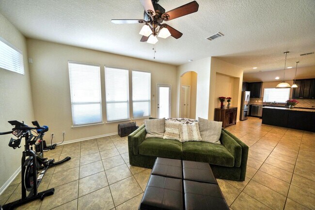 Building Photo - Stunning 3-Bedroom Home with Office in Charleston Parke, Cibolo - Realtor Commission offered: $500