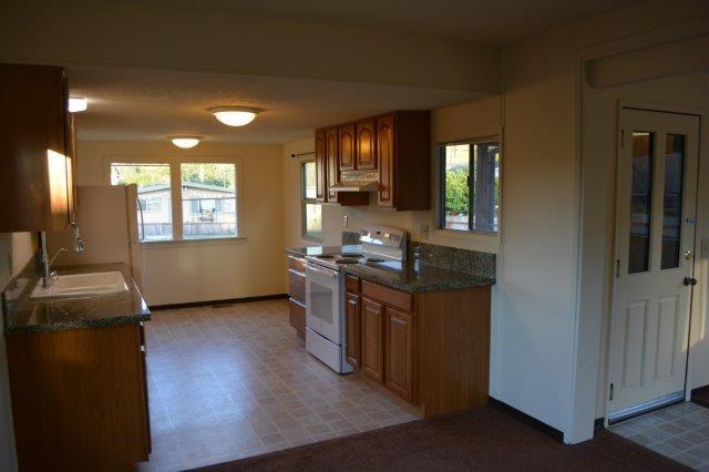 Building Photo - Sweet in-town mobile, very cute 1 bedroom