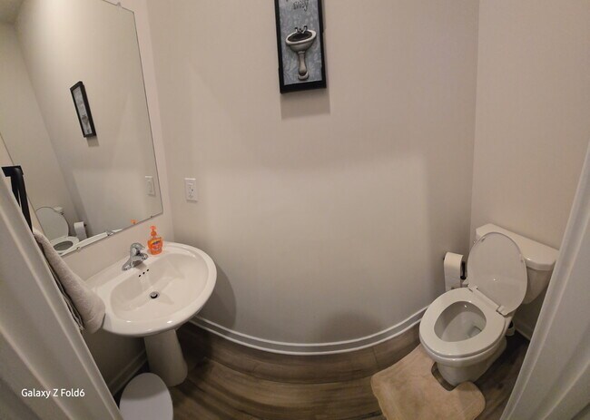 Building Photo - 26 E Front St