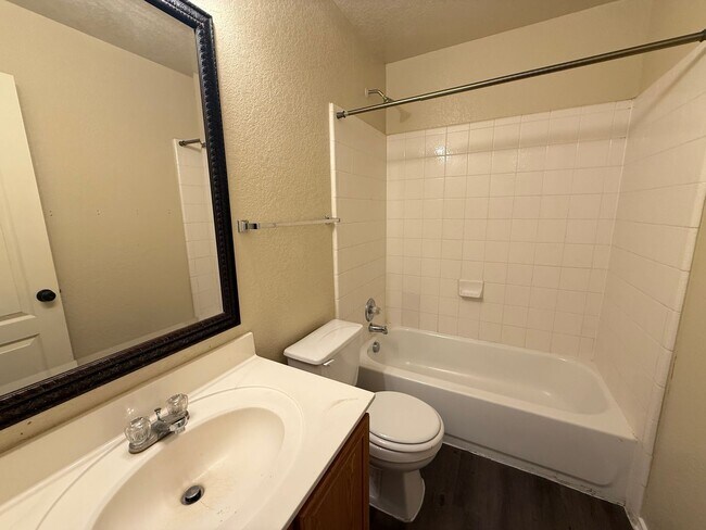 Building Photo - 11127 Vollmer Ln