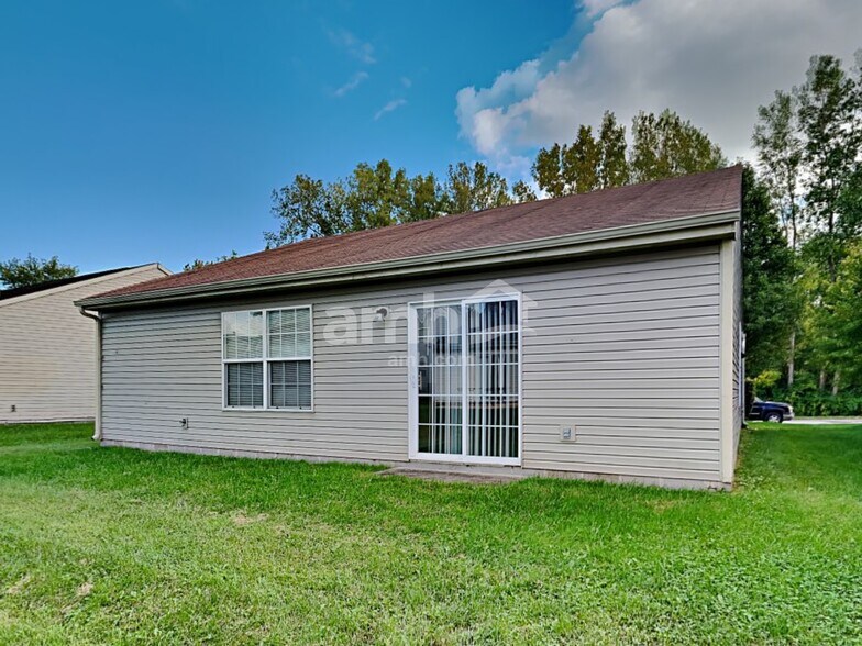 Building Photo - 5914 Lakeside Manor Ave