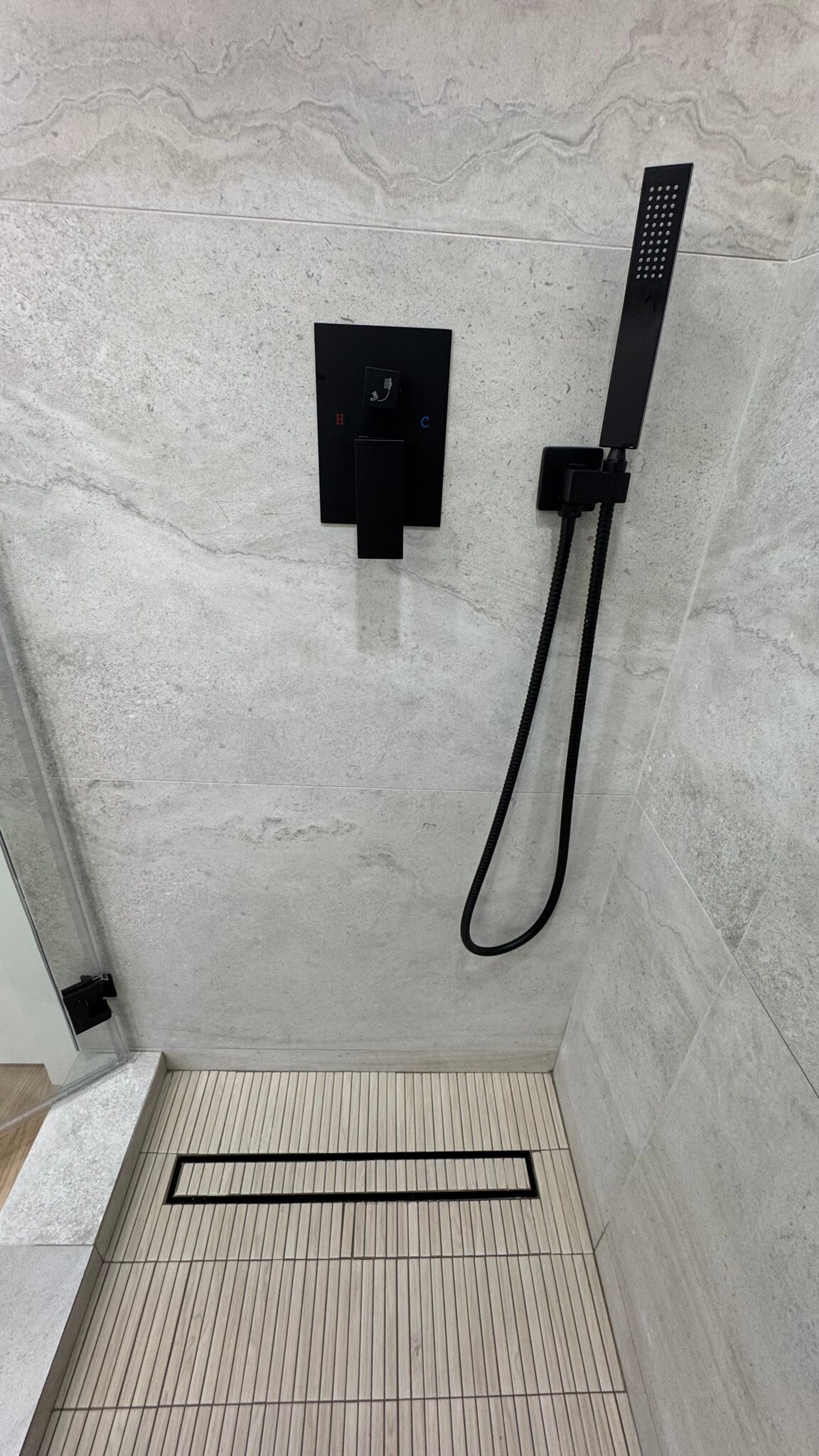 Building Photo - 3443 E 8th St