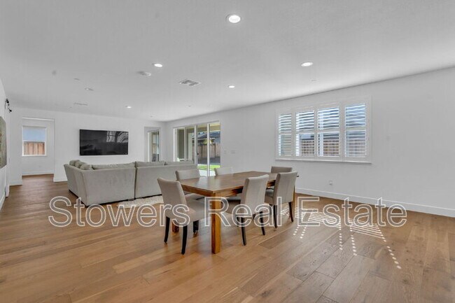 Building Photo - 176 Raven Cir