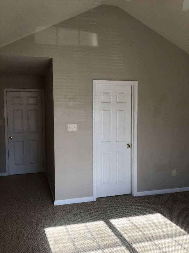 Building Photo - 228 Meriweather Dr