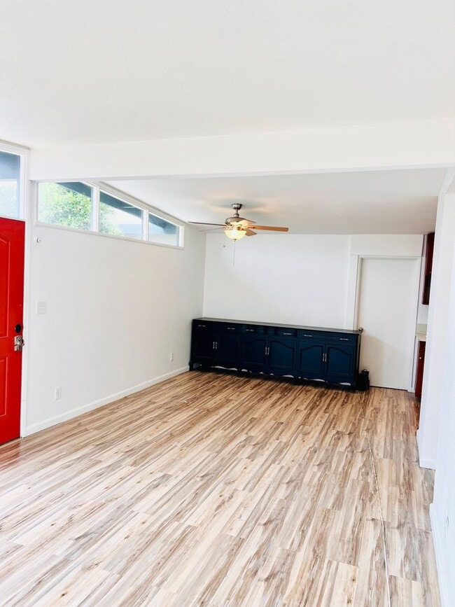 Building Photo - Mid Century Bungalow in prime Clairemont location!