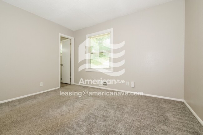 Building Photo - 5036 E 42 St